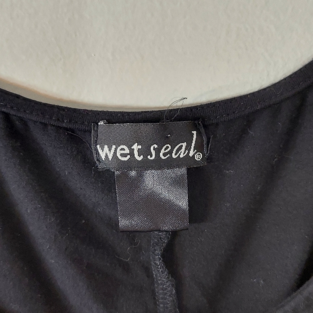 WetSeal Women's Black Tie Dye Bleached Shirt with Fun Fringe Cut Sleeves - Picture 7 of 15